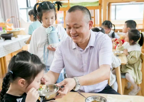 景宁职高教师张启德：丽水市师生技能竞赛教师组第一名