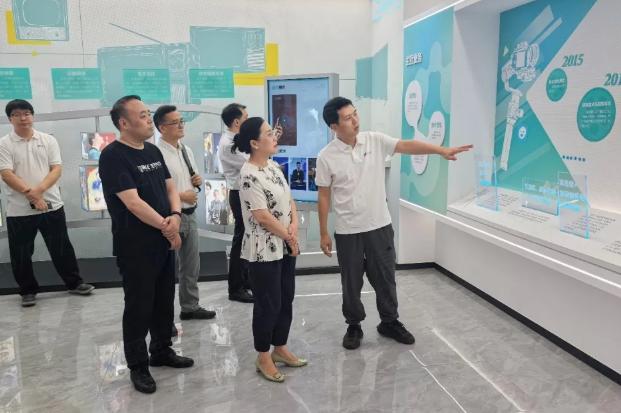 重庆旅职院党委书记吴海霞带队赴重庆麦芽传媒有限公司调研